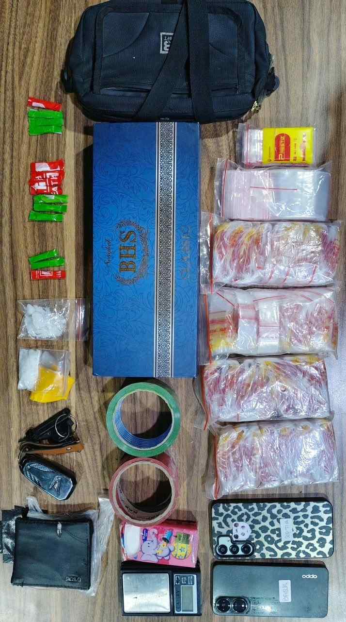 1002472470-100kb Satresnarkoba Polres Metro Bekasi Amankan Dua Orang, 16 Paket Diduga Sabu Disita