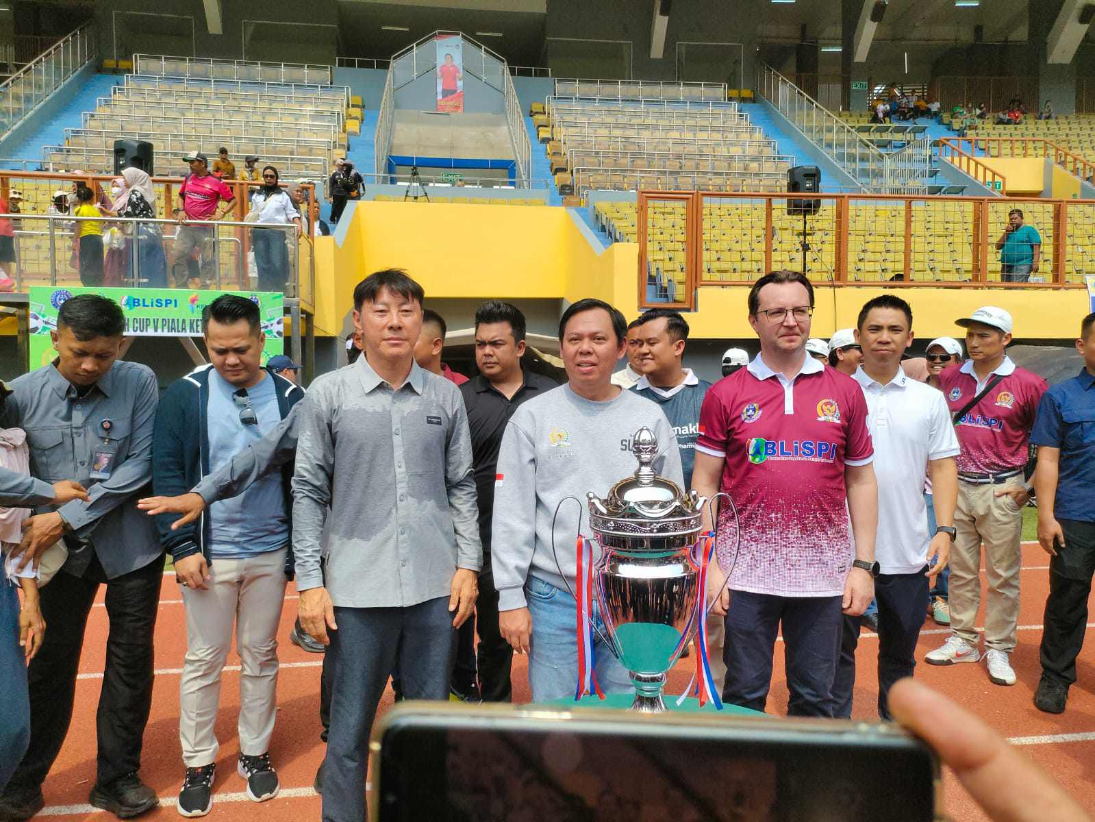 Sultan DPD RI dorong pembinaan sepak bola di BliSPI Youth Cup V Bekasi
