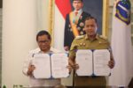 Penandatanganan dana kompensasi Bekasi oleh DKI Jakarta untuk TPST Bantargebang