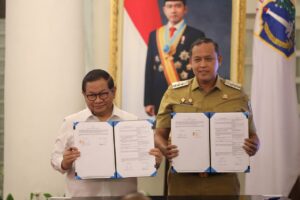 Penandatanganan dana kompensasi Bekasi oleh DKI Jakarta untuk TPST Bantargebang