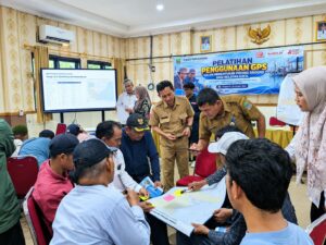 Pelatihan GPS bagi nelayan Tarumajaya oleh Dinas Perikanan Kabupaten Bekasi